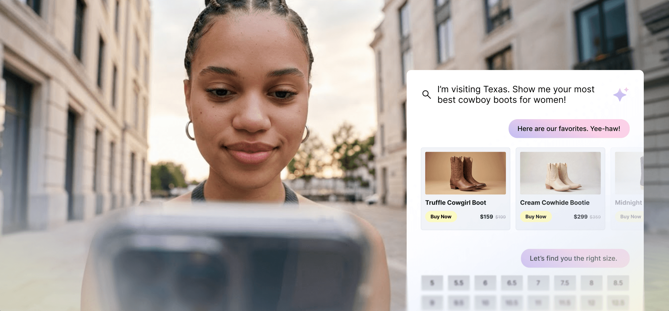 Eine Frau hält ein Smartphone in der Händen, auf dem Empfehlungen eines KI-Shopping-Assistenten für Westernstiefel für Damen angezeigt werden.